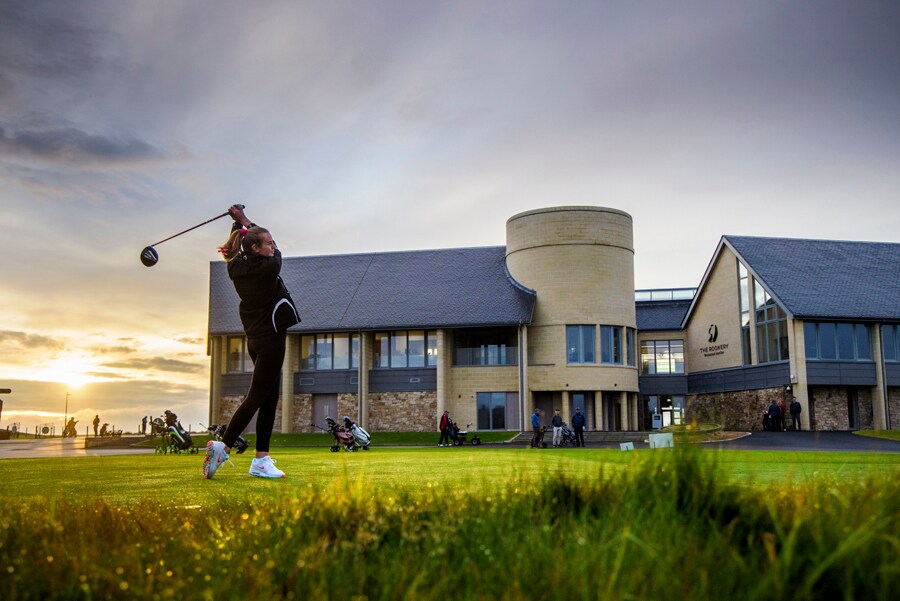 Carnoustie Golf Links annuncia la partnership con John Deere e Rain Bird 